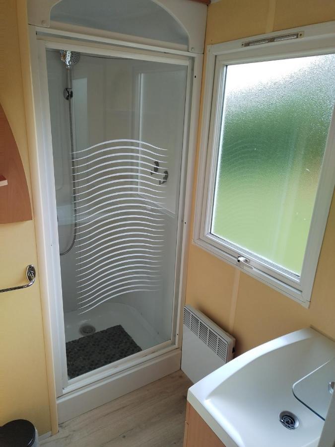 Mobil-Home Coin De Paradis En Cote D'Opale Sur Terrain Prive Et Sa CaravaneHermelinghen エクステリア 写真